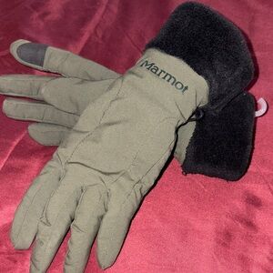 Marmot Green and Black Women's Gloves